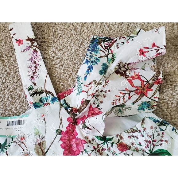 Gaiana Cold Shoulder Eyelet Top - Picture 5 of 6